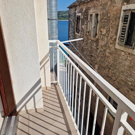Aparthotel Marina Примоштен Номер фото