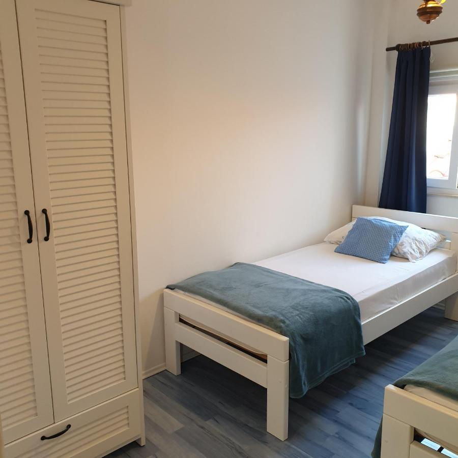 Aparthotel Marina Примоштен Екстер'єр фото